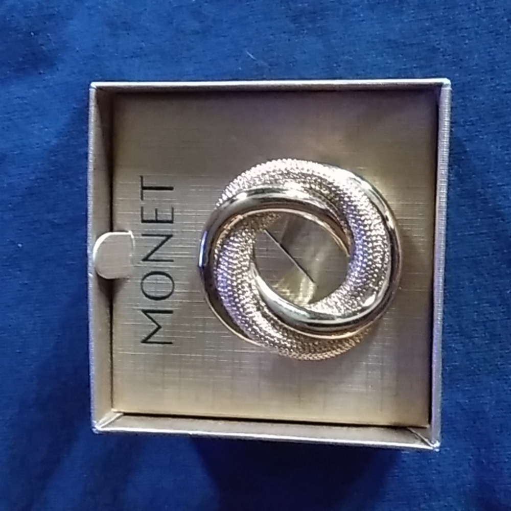 GOLD Retro Brooch